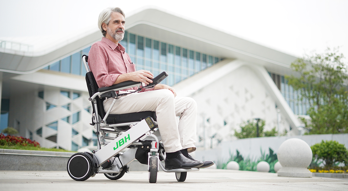 JBH كرسي متحرك كهربائي D03