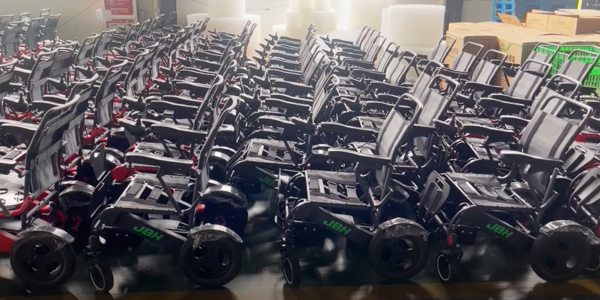 كرسي ألياف الكربون