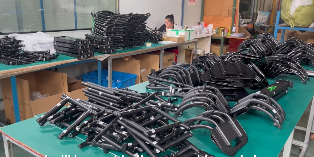 أجزاء كرسي متحرك من ألياف الكربون