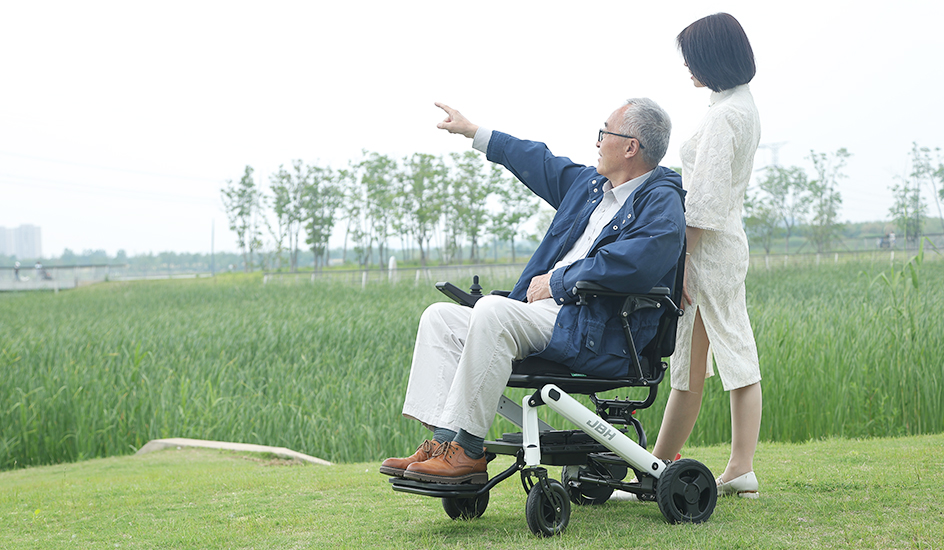 سفر كرسي متحرك كهربائي